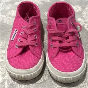 Hot pink girls tennis shoes
